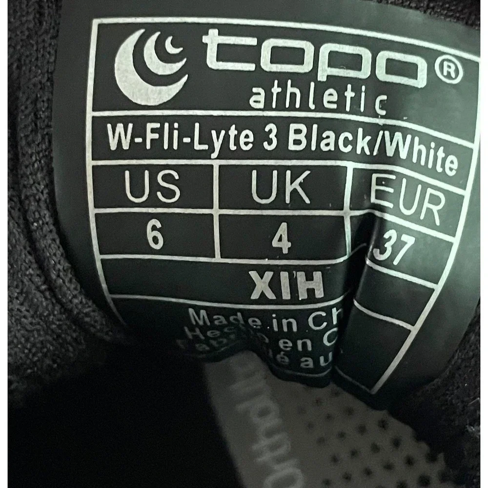 Topo Fli-Lyte 3 Black White Running Walking Shoes Women's 6